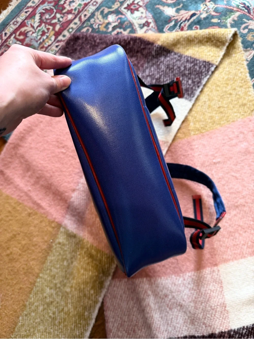 Gucci Blue Leather Backpack with Drip Logo in Yellow and Red